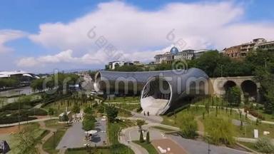 第比利斯音乐剧院和展览馆，未来主义纪念碑，现代艺术